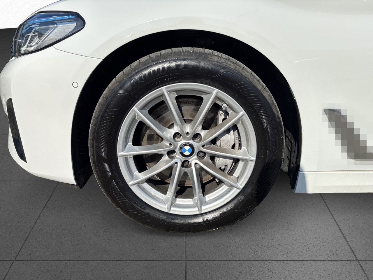 BMW 530d Touring DrAssPr LASER HUD AHK Massage Pano foto 17