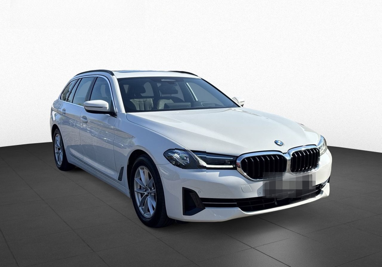 BMW 530d Touring DrAssPr LASER HUD AHK Massage Pano foto 4