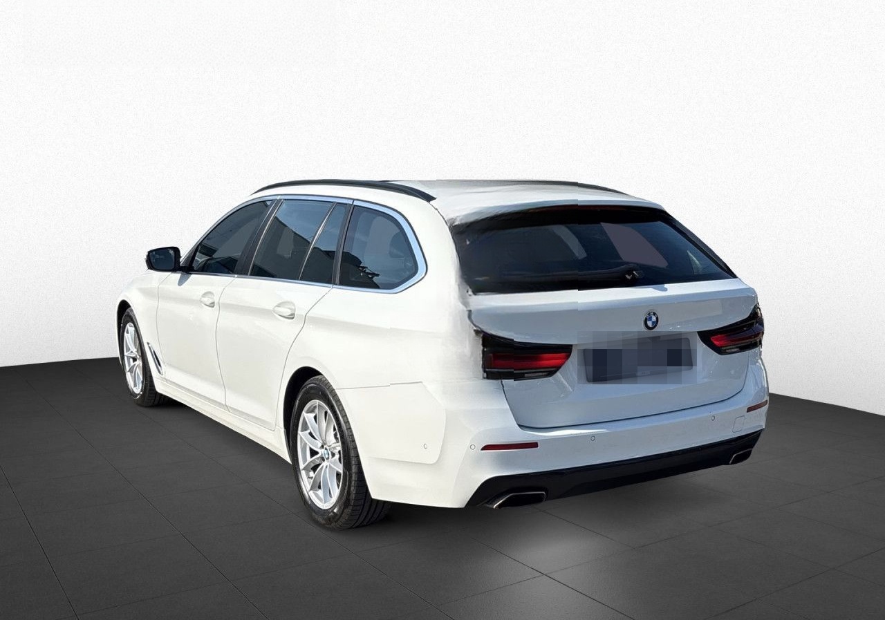 BMW 530d Touring DrAssPr LASER HUD AHK Massage Pano foto 6