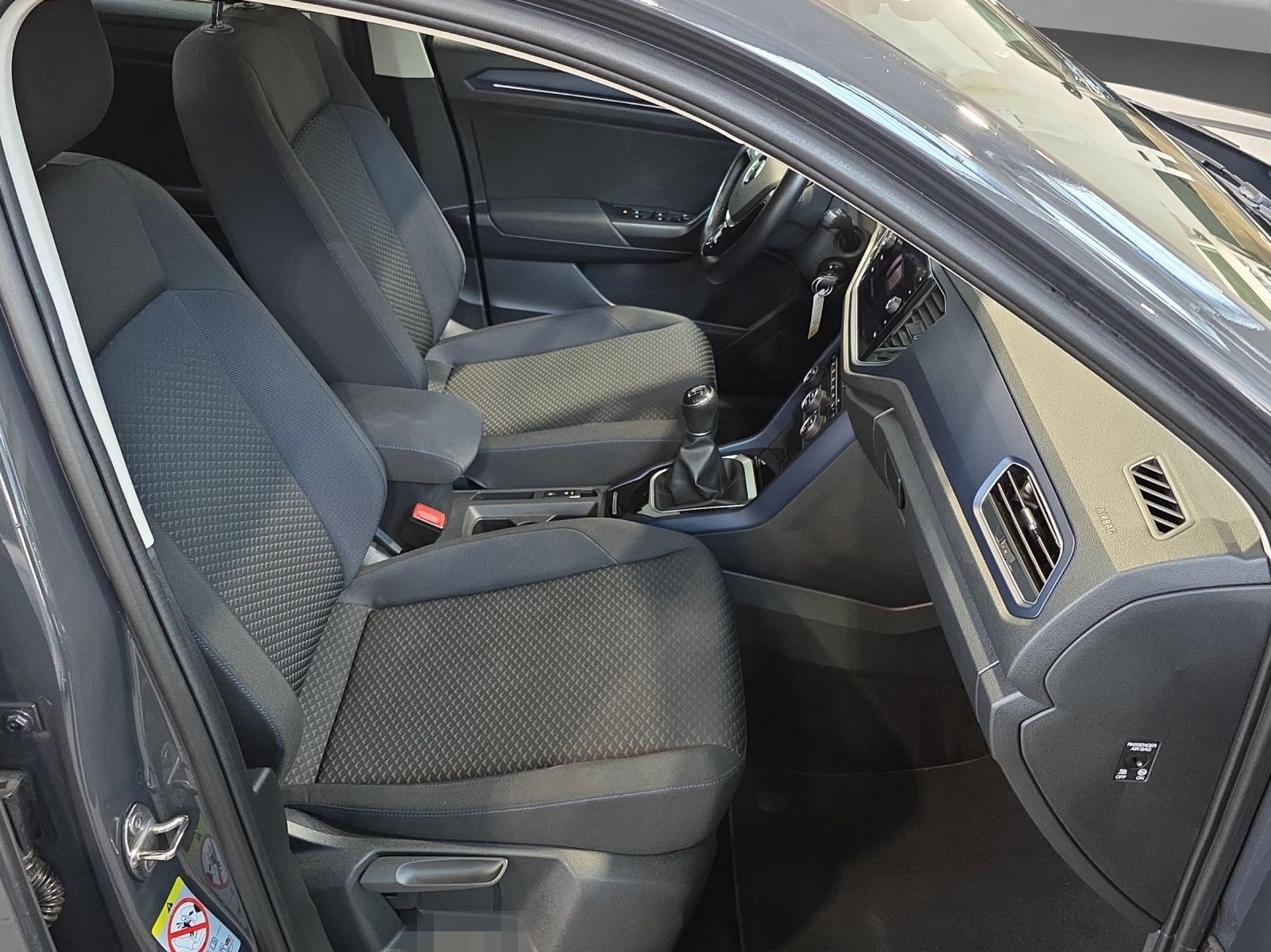 Volkswagen T-Roc 1.5 TSI UNITED NAVI SHZ CLIMATRONIC DIGI.C foto 4