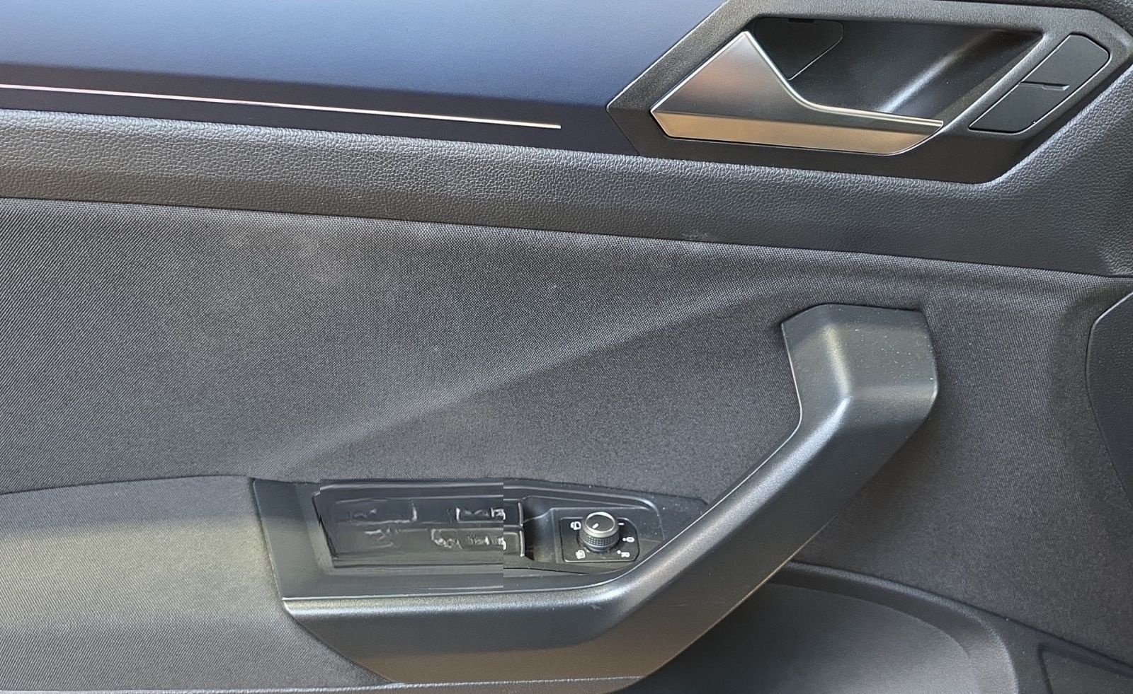 Volkswagen T-Roc 1.5 TSI UNITED NAVI SHZ CLIMATRONIC DIGI.C foto 8