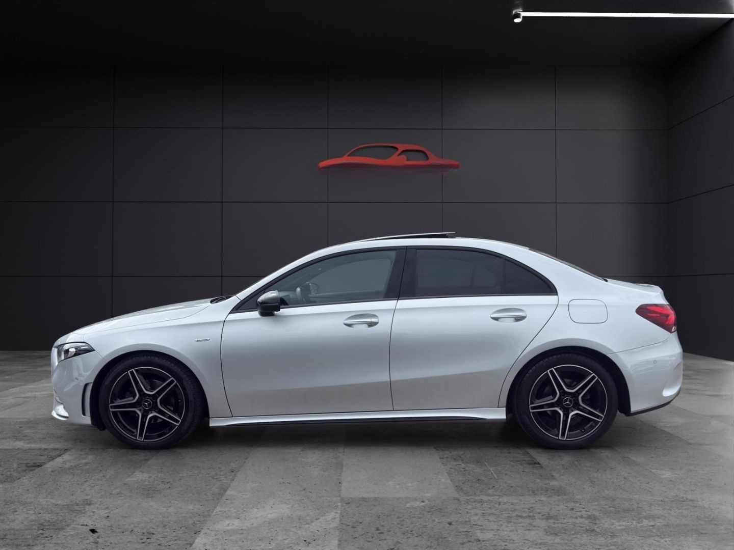 Mercedes-Benz A 180 AMG Line Edition Panodach Navi Digitales C foto 8