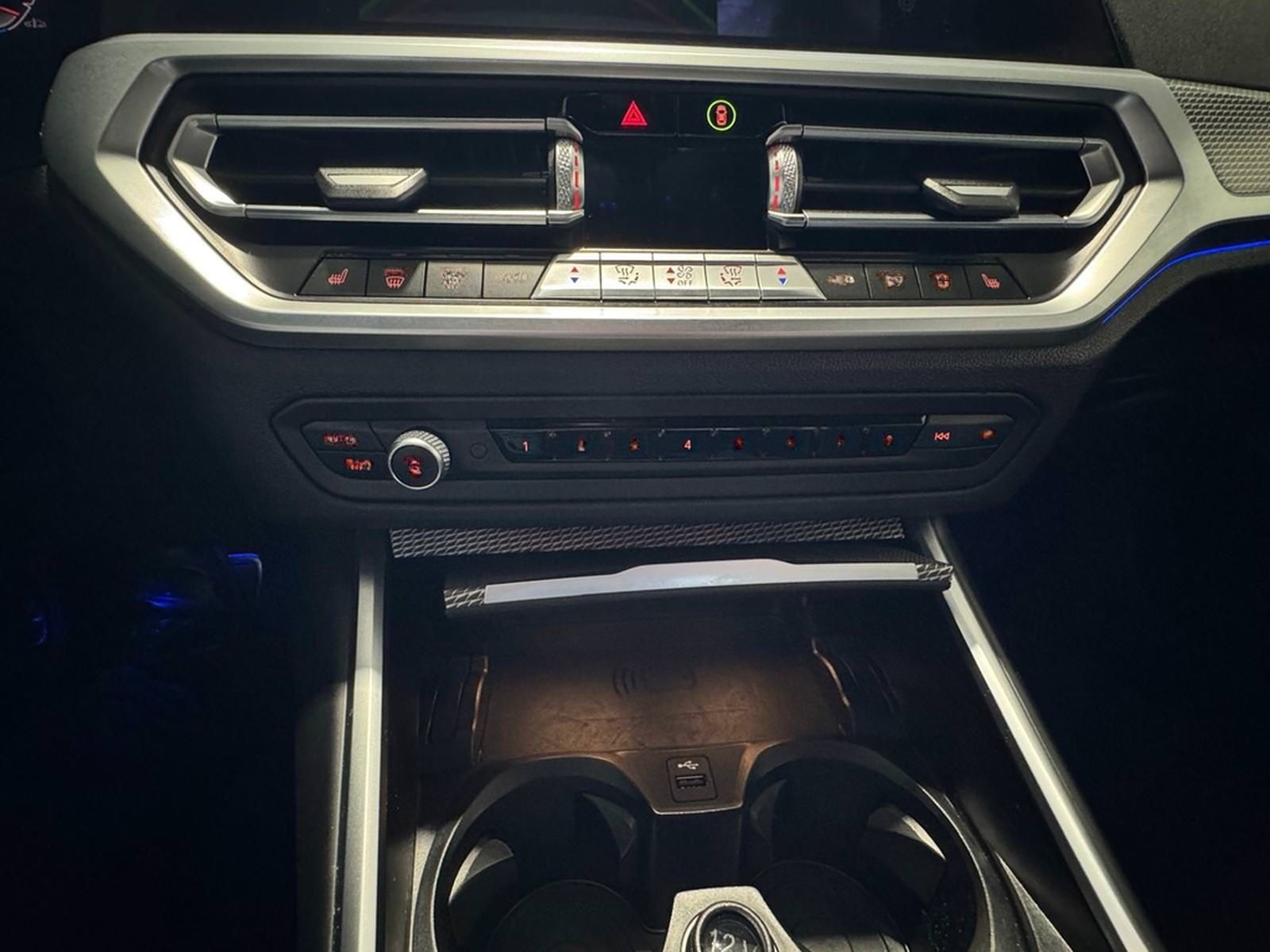 BMW 330 d xDrive M Sport LEDER+NAVI+KAMERA+HARMANCAR foto 13
