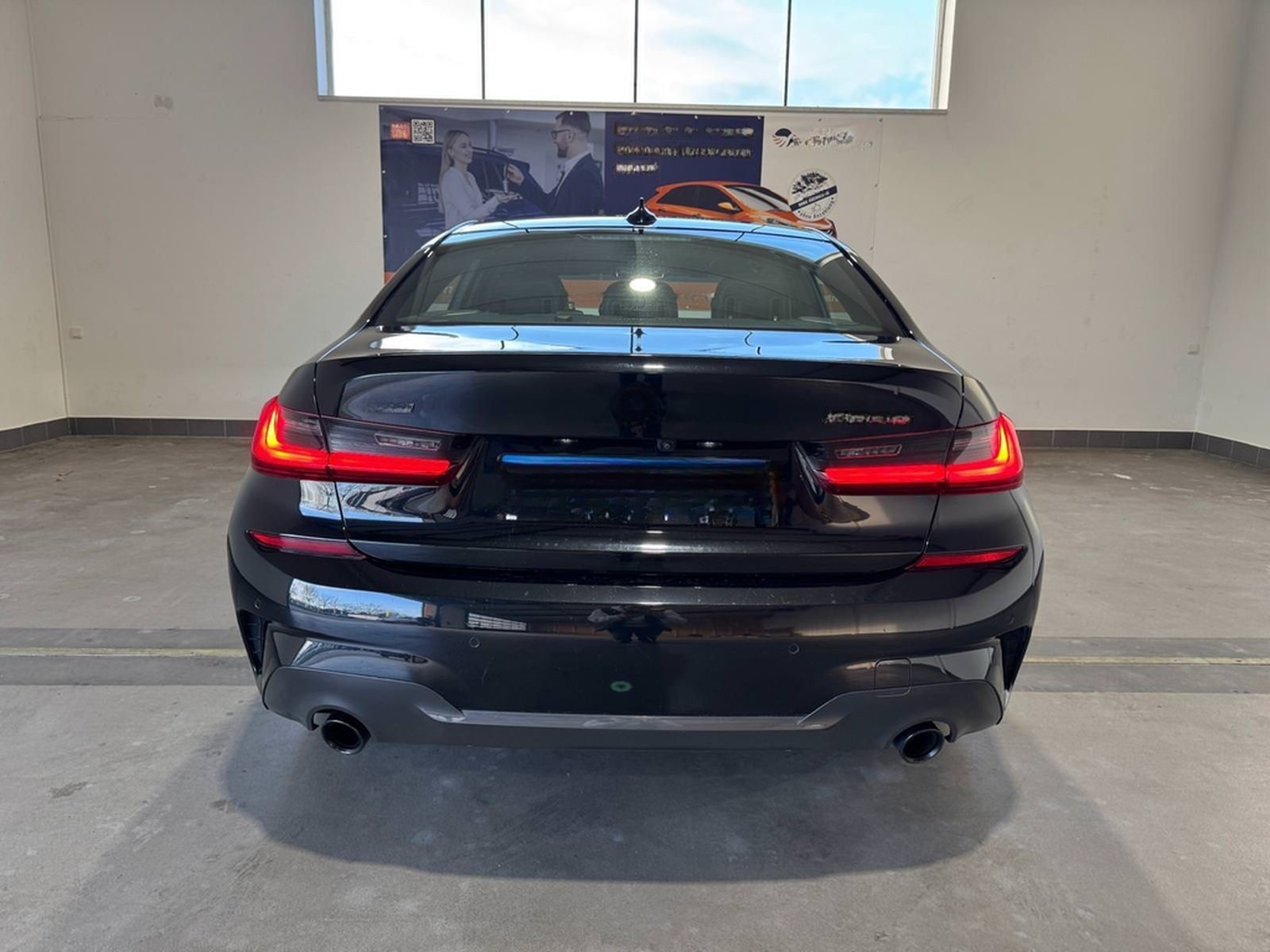 BMW 330 d xDrive M Sport LEDER+NAVI+KAMERA+HARMANCAR foto 5