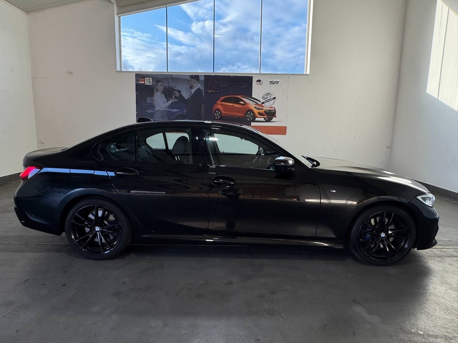 BMW 330 d xDrive M Sport LEDER+NAVI+KAMERA+HARMANCAR foto 6