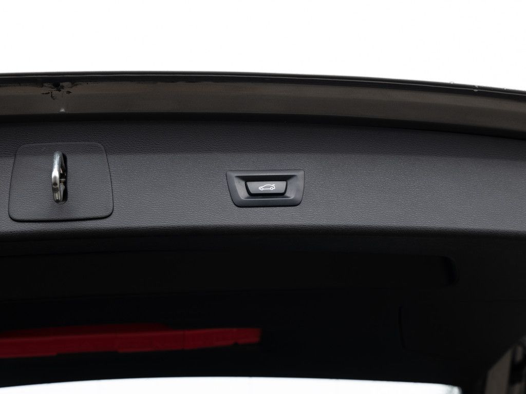 BMW X1 sDrive 18i X-Line LED NAVI SHZ PDC KLIMA foto 13