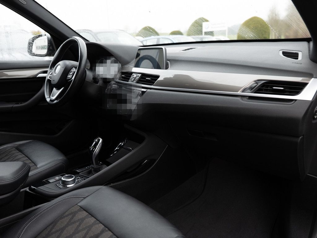 BMW X1 sDrive 18i X-Line LED NAVI SHZ PDC KLIMA foto 9