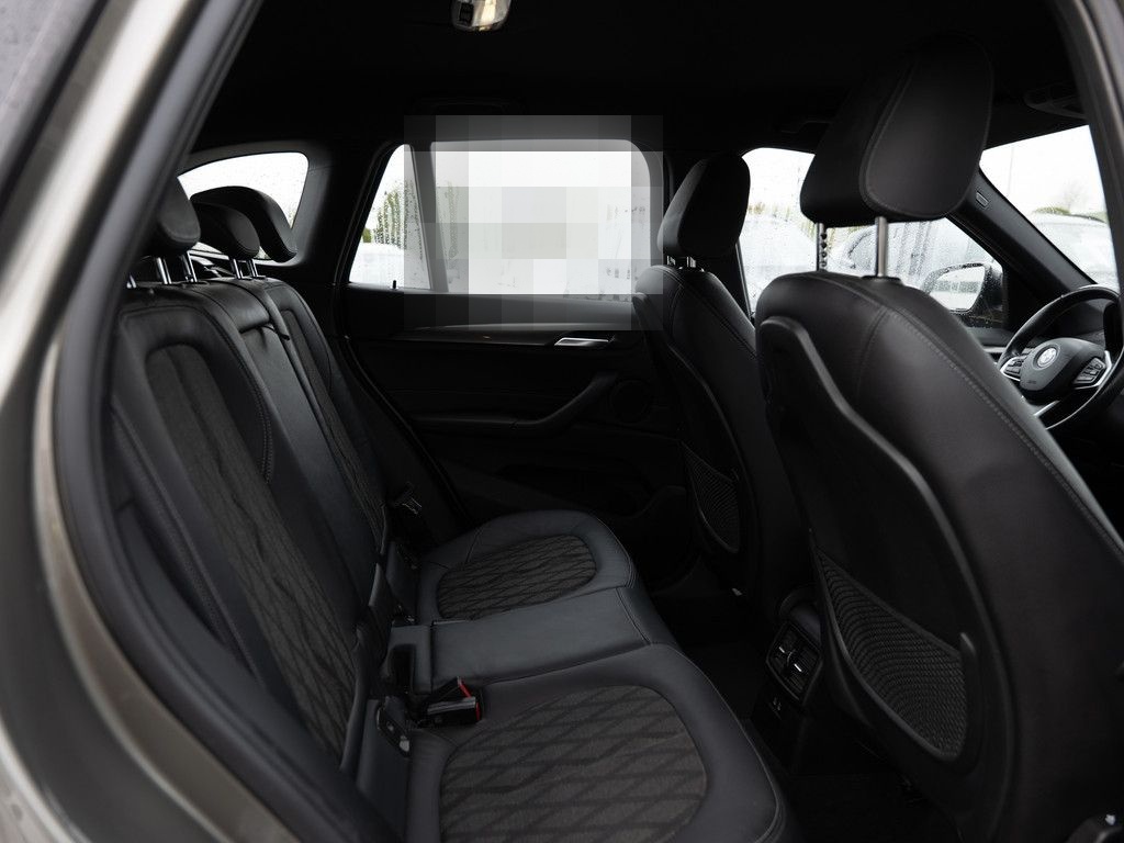 BMW X1 sDrive 18i X-Line LED NAVI SHZ PDC KLIMA foto 10