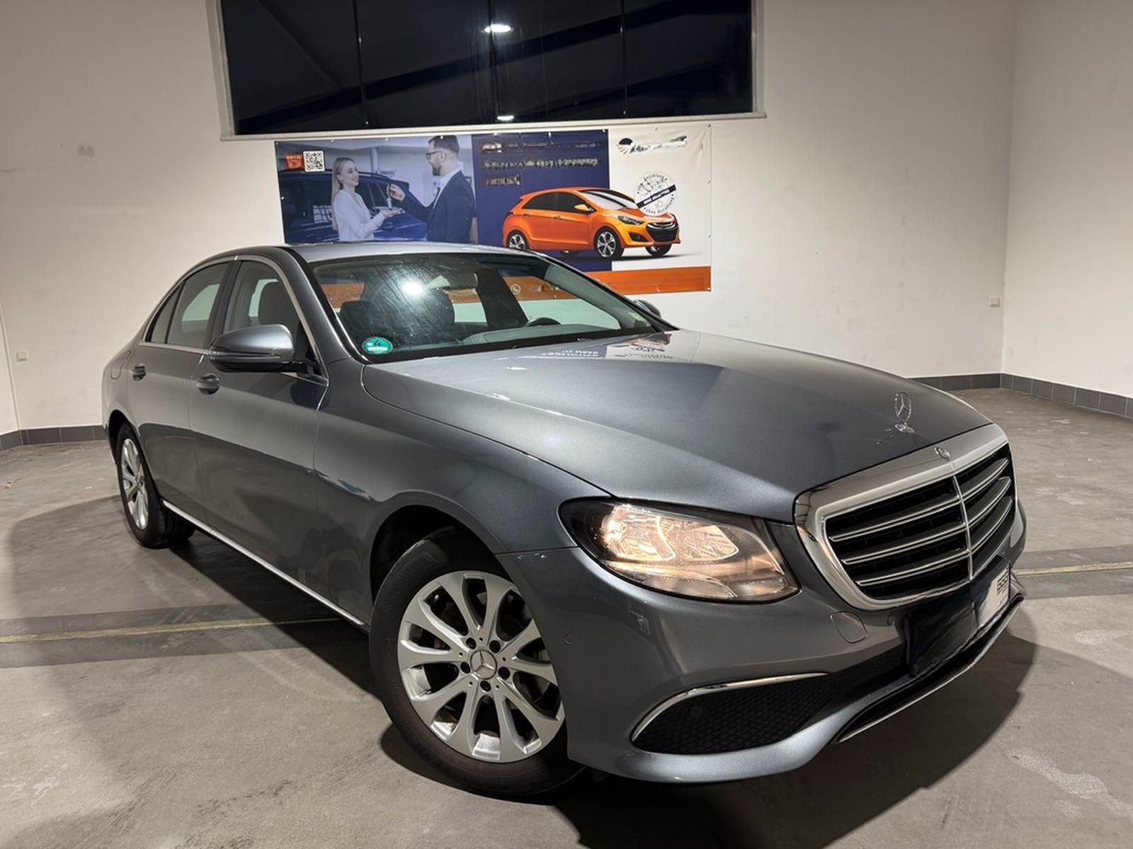 Mercedes-Benz E 200 E Limousine 2.0 CGI NAVI+KAMERA+LEDER foto 2