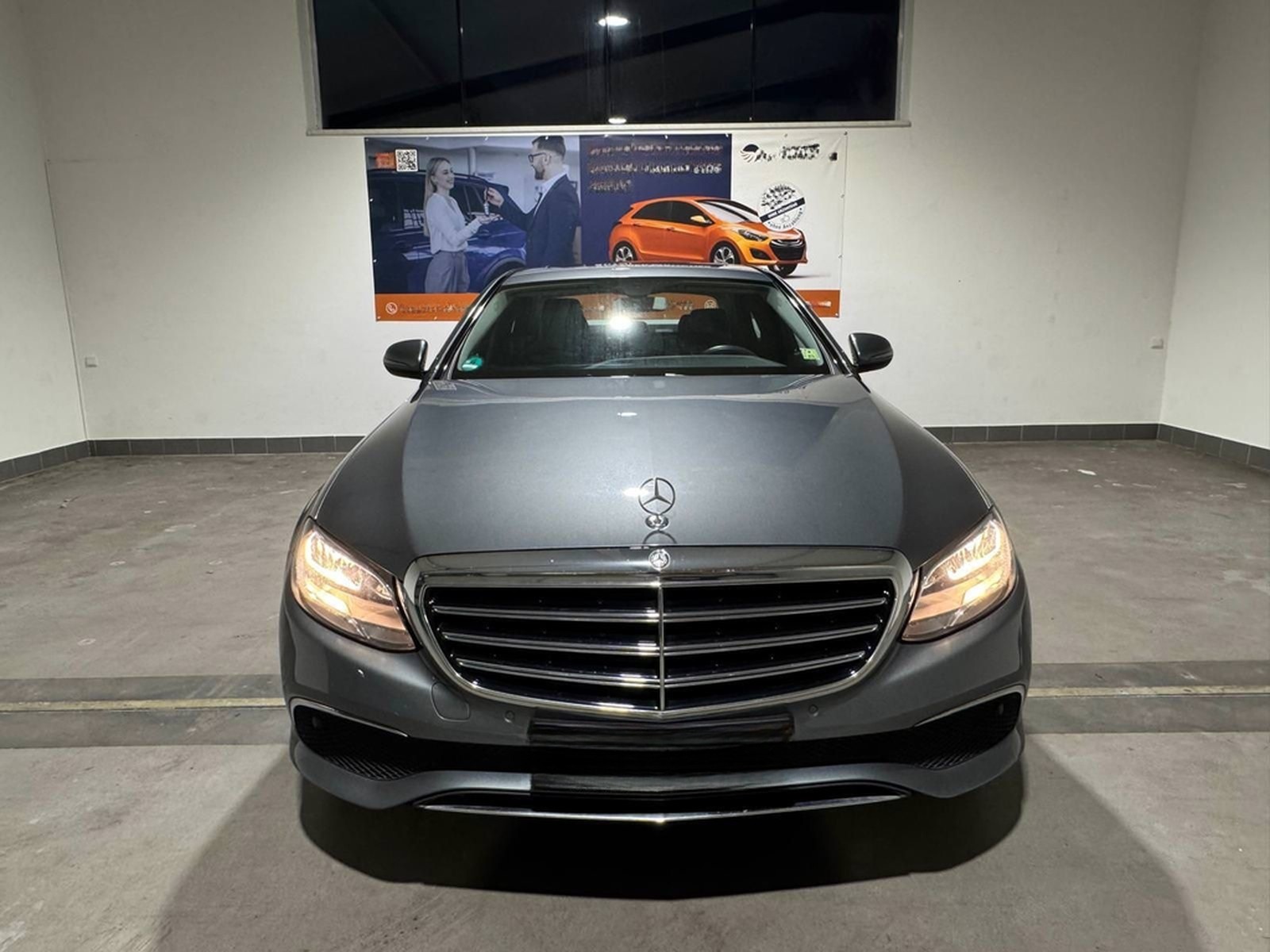 Mercedes-Benz E 200 E Limousine 2.0 CGI NAVI+KAMERA+LEDER foto 3