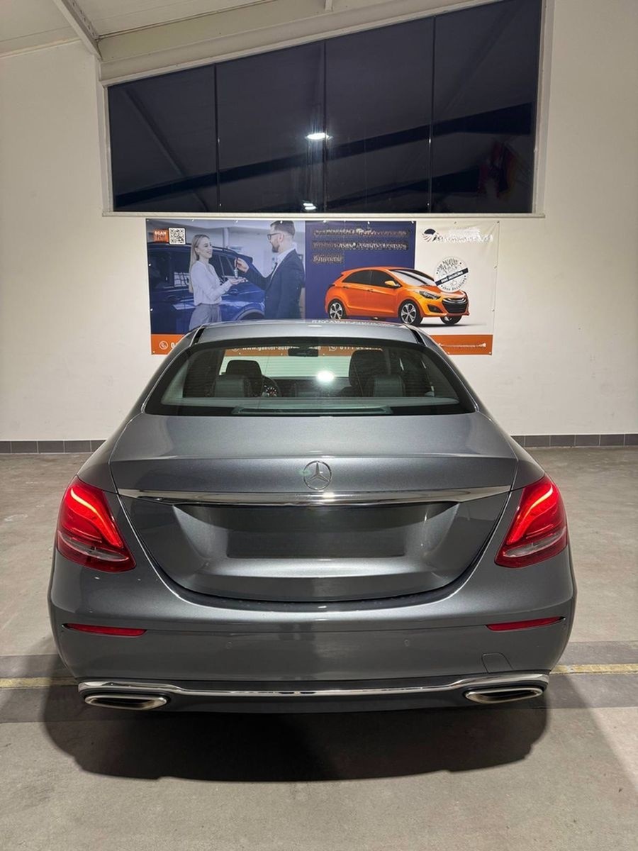 Mercedes-Benz E 200 E Limousine 2.0 CGI NAVI+KAMERA+LEDER foto 5