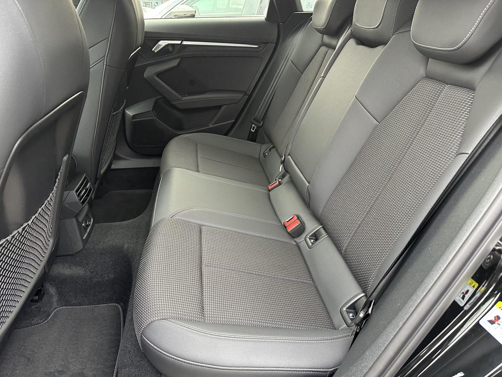 Audi A3 SpB 35 TFSI S-Line NAV+LED+CARPLAY+VCOCK+1HD  foto 9