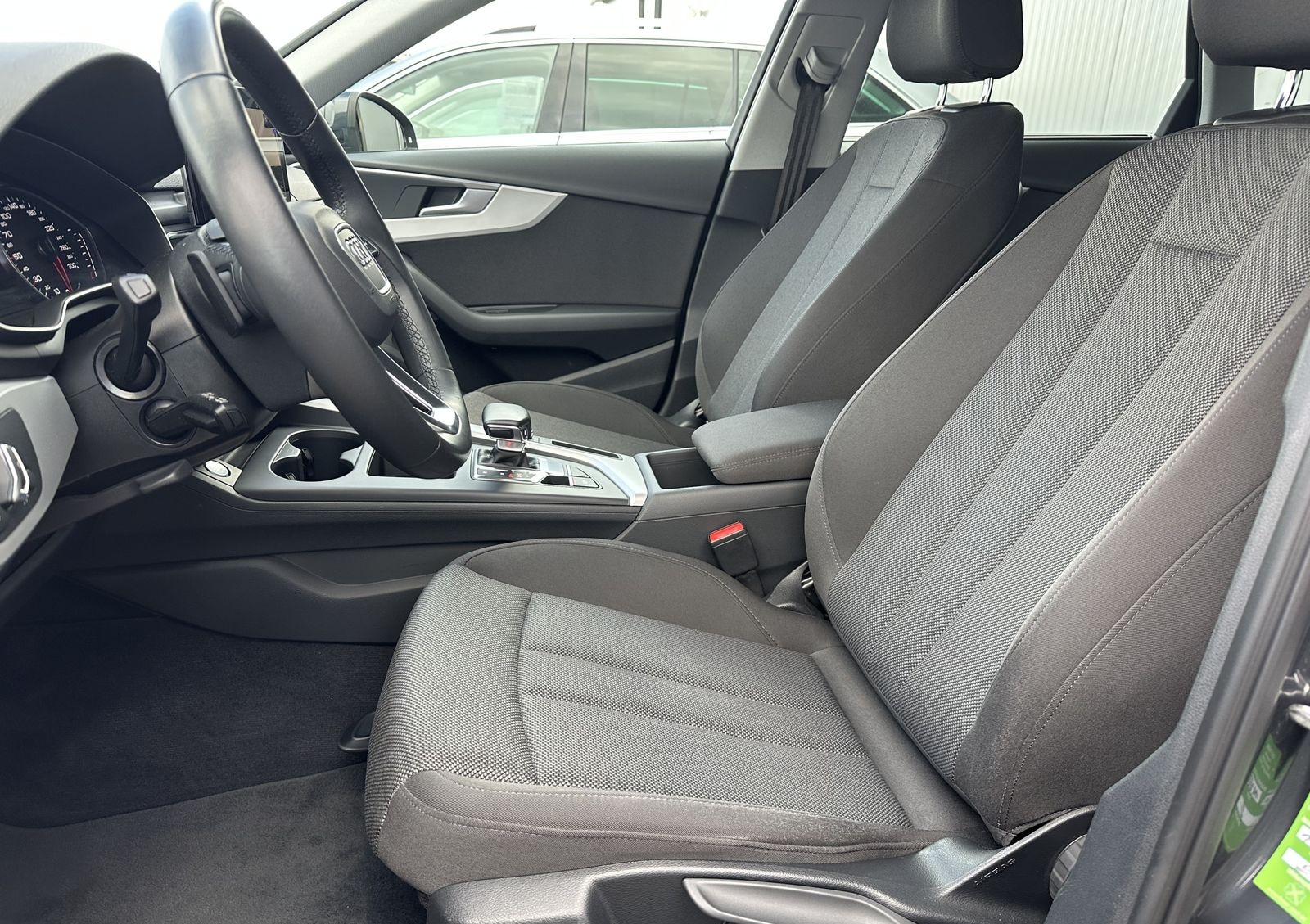 Audi A4 Avant 40 TDI Qu Advanced NAV+MATRIX+AHK+ACC foto 9