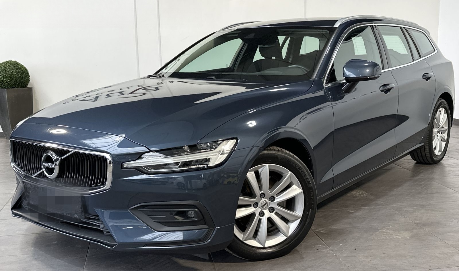 Volvo V60 B4 Momentum Pro NAV+LED+SHZ+KAM+DIGDISP+SH foto 2