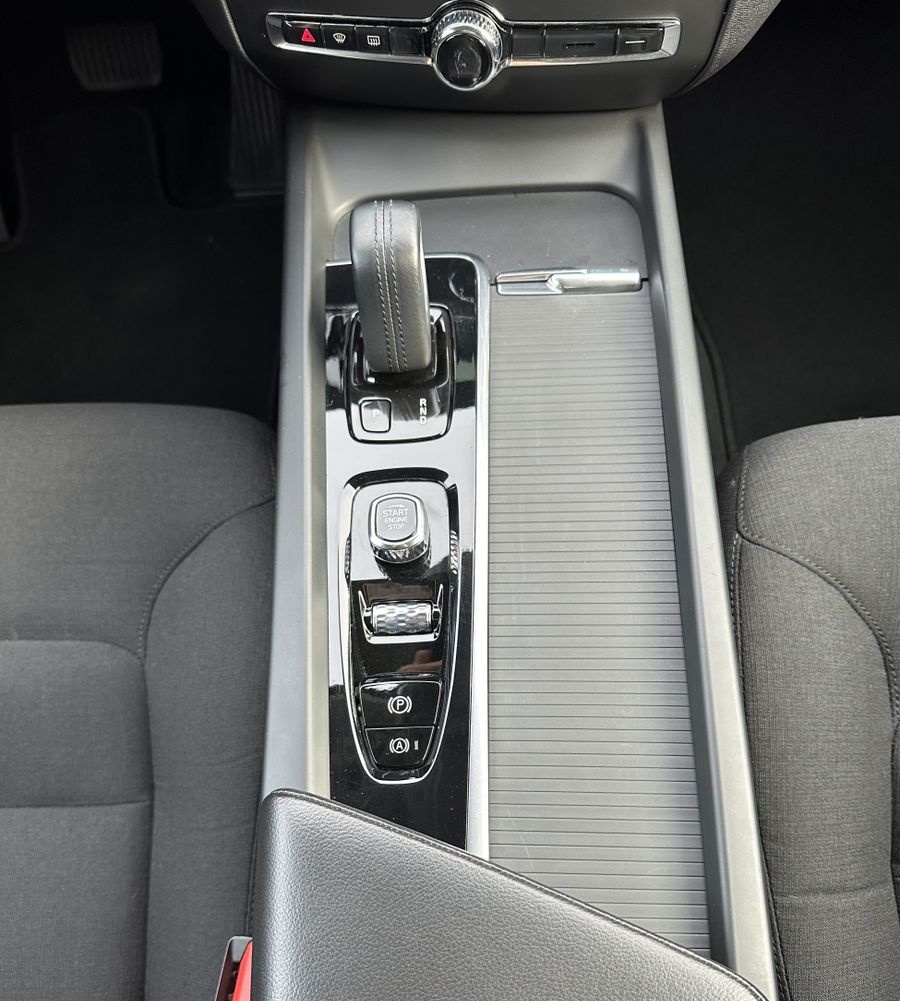 Volvo V60 B4 Momentum Pro NAV+LED+SHZ+KAM+DIGDISP+SH foto 13