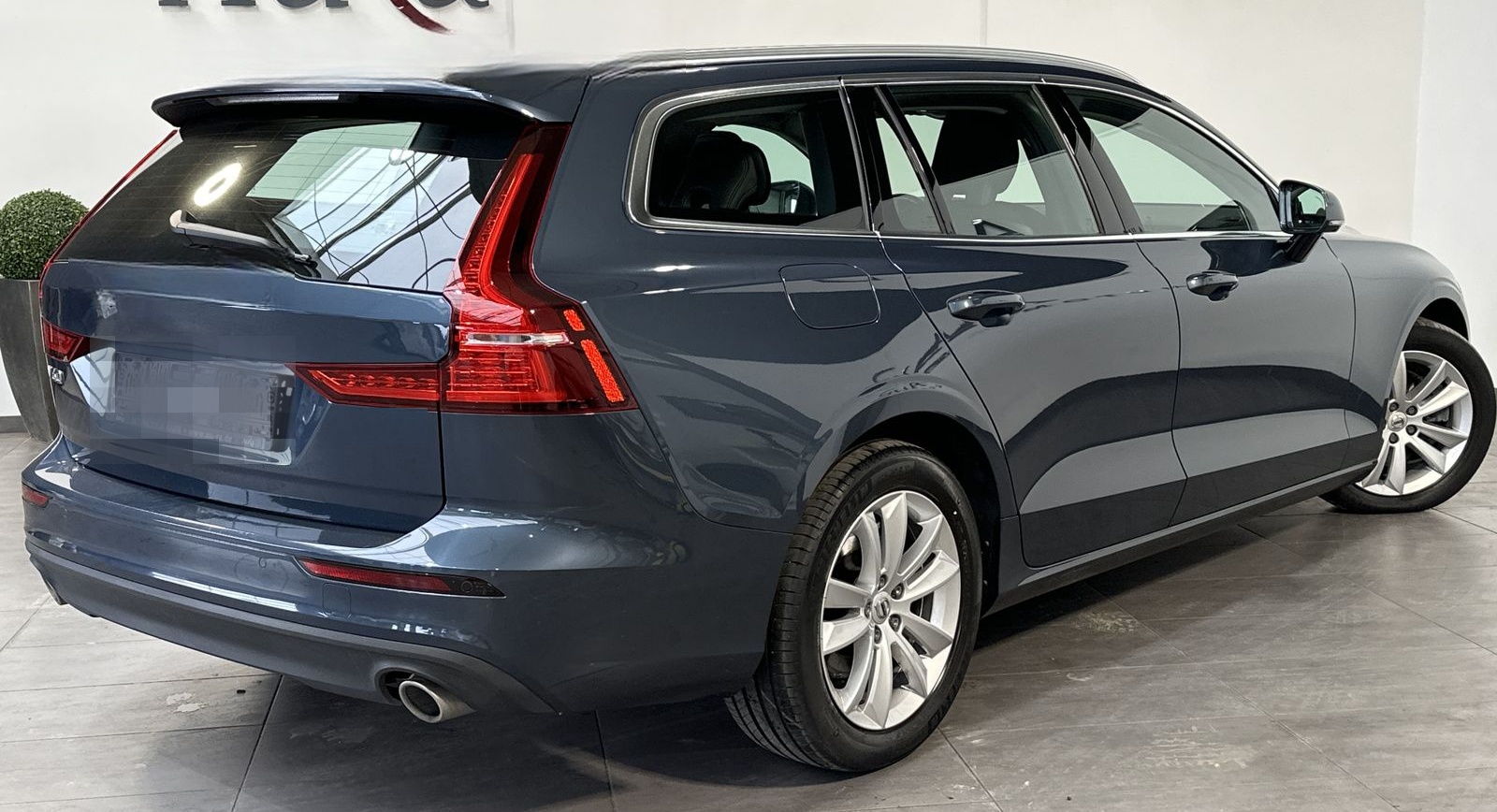 Volvo V60 B4 Momentum Pro NAV+LED+SHZ+KAM+DIGDISP+SH foto 4