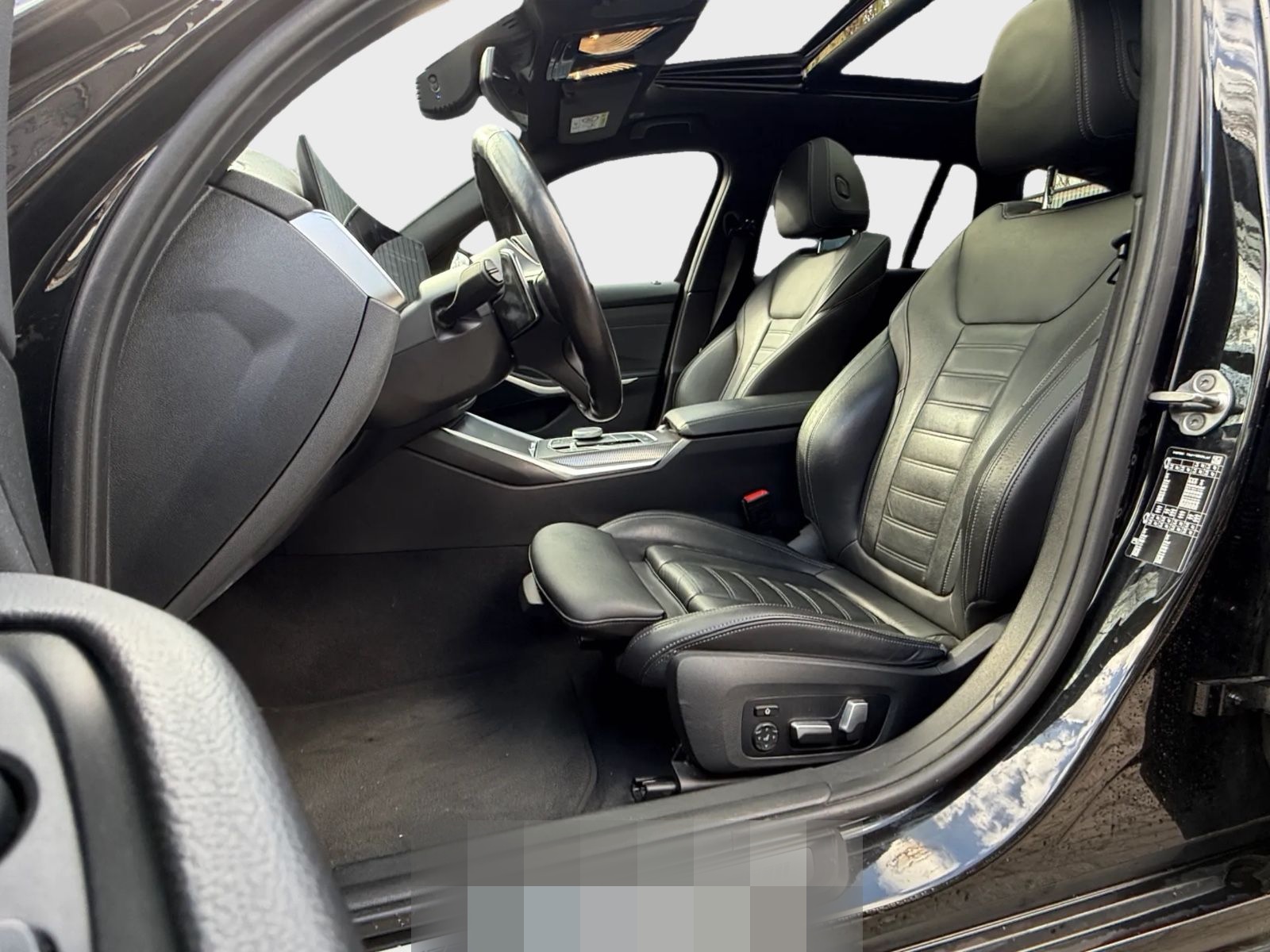 BMW 320d Touring M Sport* Pano*Keyless*Widescreen* foto 9