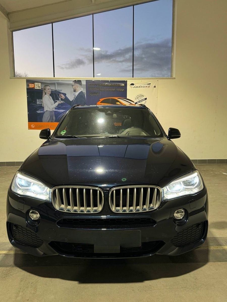 BMW X5 xDrive 40d M-PAKET AHK+HUD+PANO+KAMERA foto 3