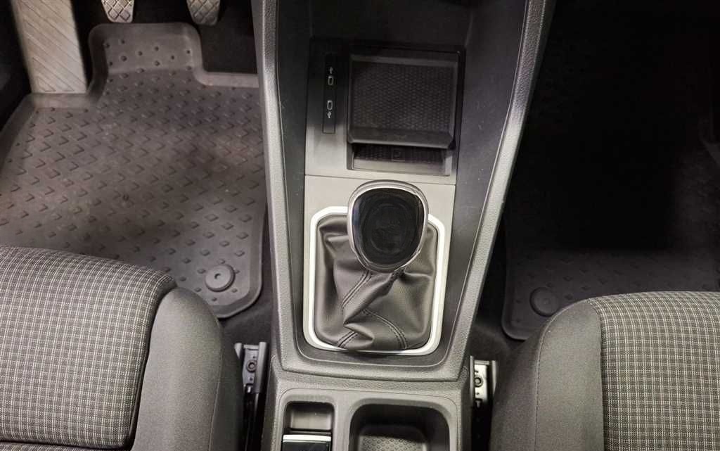 Volkswagen Caddy Kombi 1.5 TSI  Navi LED AHK foto 15