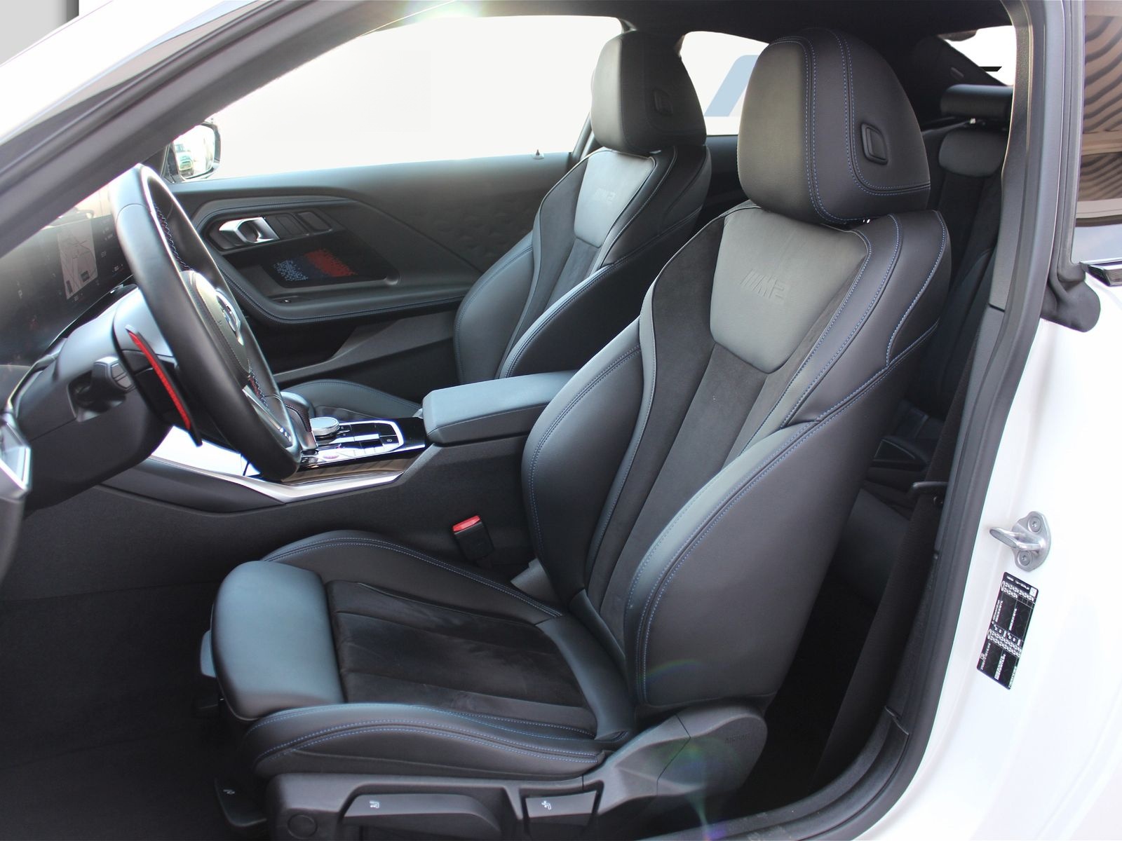 BMW M2 Coupé BASTUCK Auspuffanlage Carbon Lenkradhei foto 9