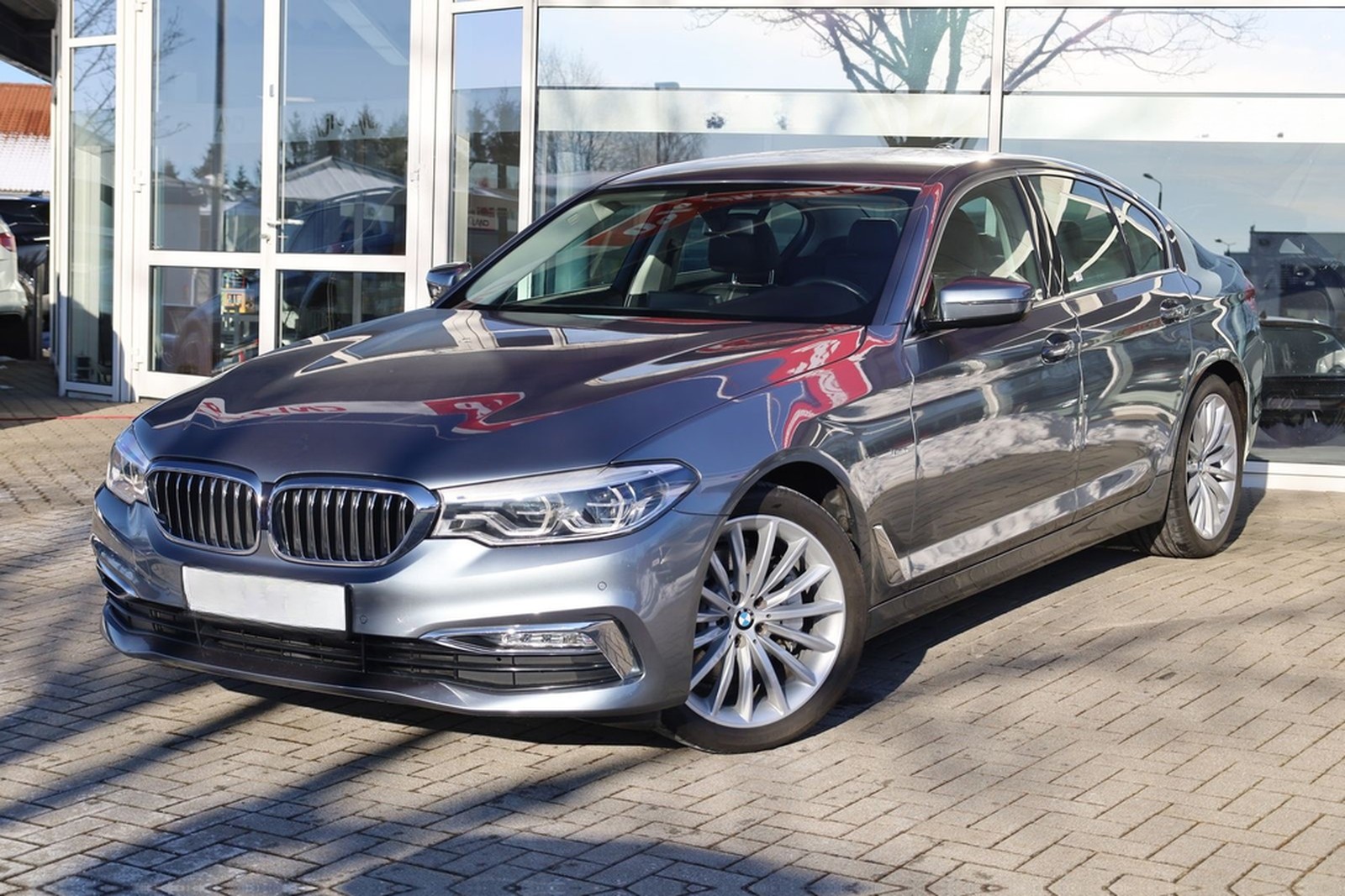 BMW 530i xDrive Luxury Line LED Leder Navi Totwinkel foto 2