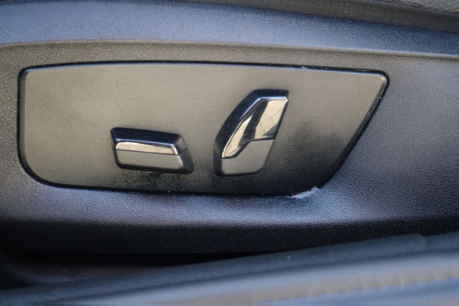 BMW 530i xDrive Luxury Line LED Leder Navi Totwinkel foto 31