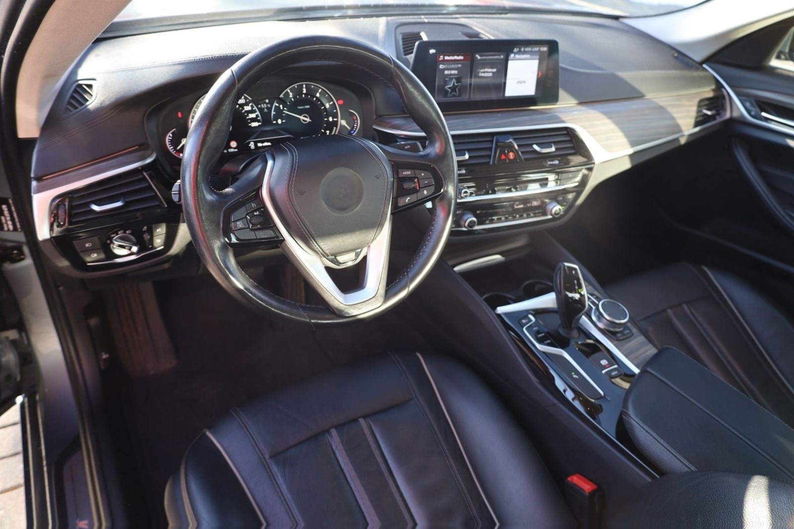 BMW 530i xDrive Luxury Line LED Leder Navi Totwinkel foto 8
