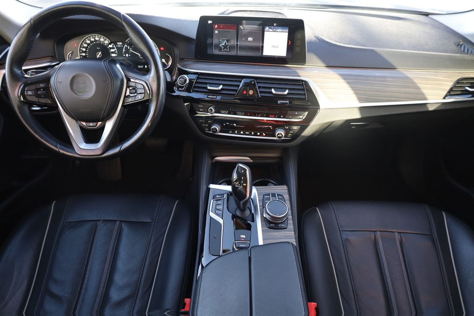 BMW 530i xDrive Luxury Line LED Leder Navi Totwinkel foto 9