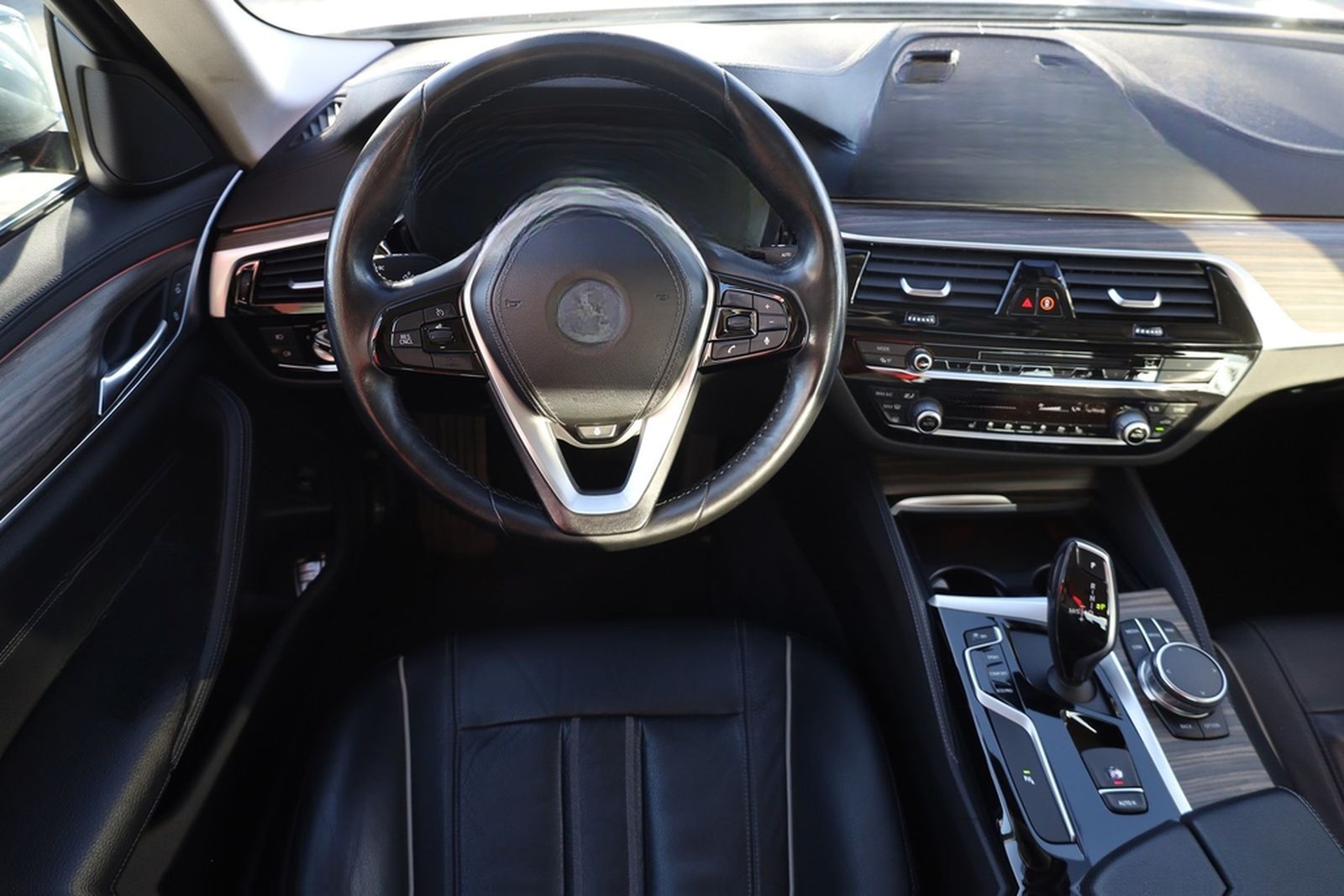 BMW 530i xDrive Luxury Line LED Leder Navi Totwinkel foto 10