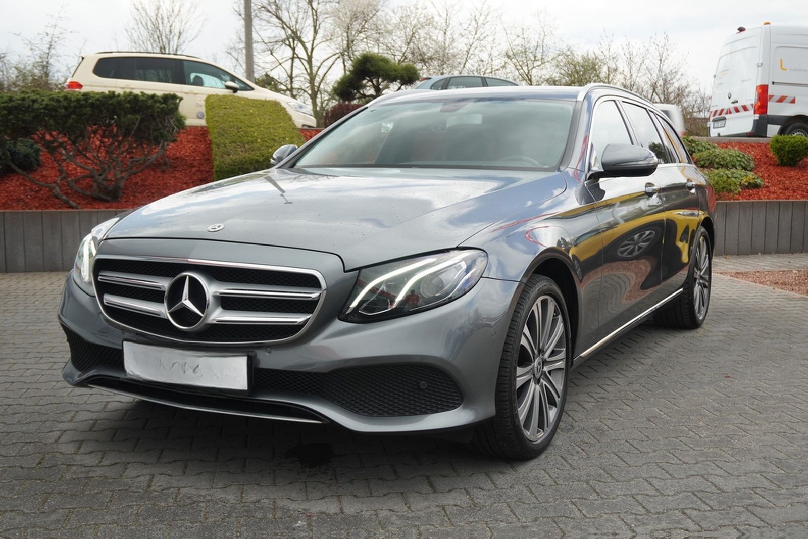 Mercedes-Benz E250 T-Modell Avantgarde LED Navi Burmester AHK foto 2