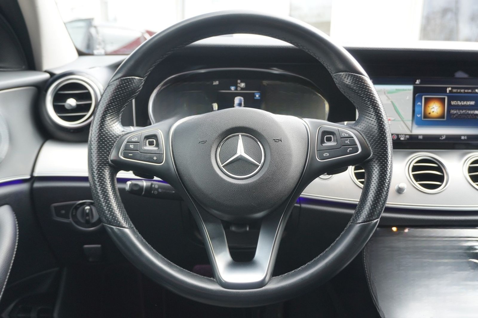 Mercedes-Benz E250 T-Modell Avantgarde LED Navi Burmester AHK foto 17