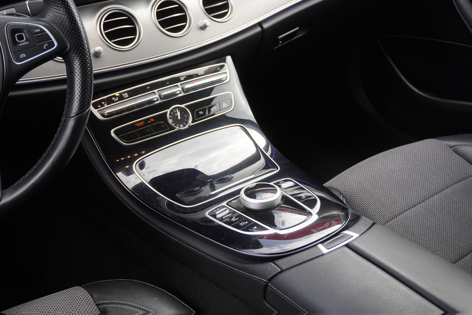 Mercedes-Benz E250 T-Modell Avantgarde LED Navi Burmester AHK foto 18