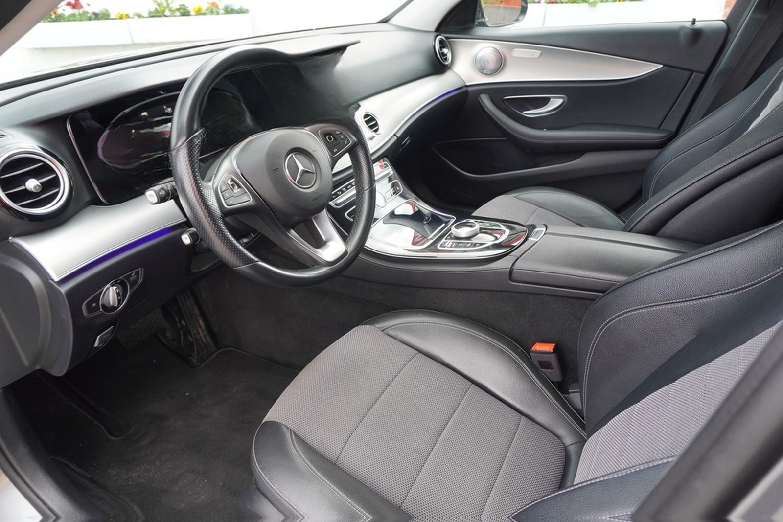 Mercedes-Benz E250 T-Modell Avantgarde LED Navi Burmester AHK foto 20