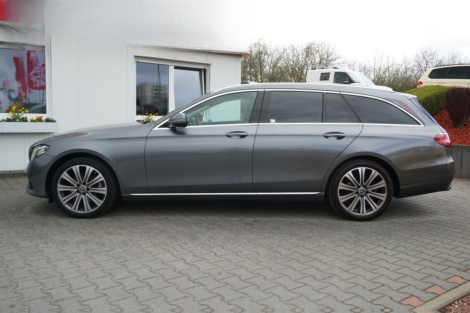 Mercedes-Benz E250 T-Modell Avantgarde LED Navi Burmester AHK foto 3