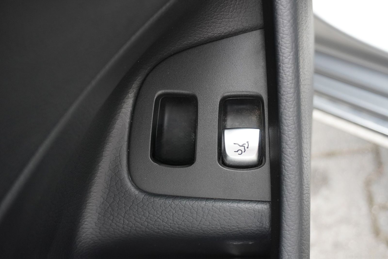 Mercedes-Benz E250 T-Modell Avantgarde LED Navi Burmester AHK foto 22