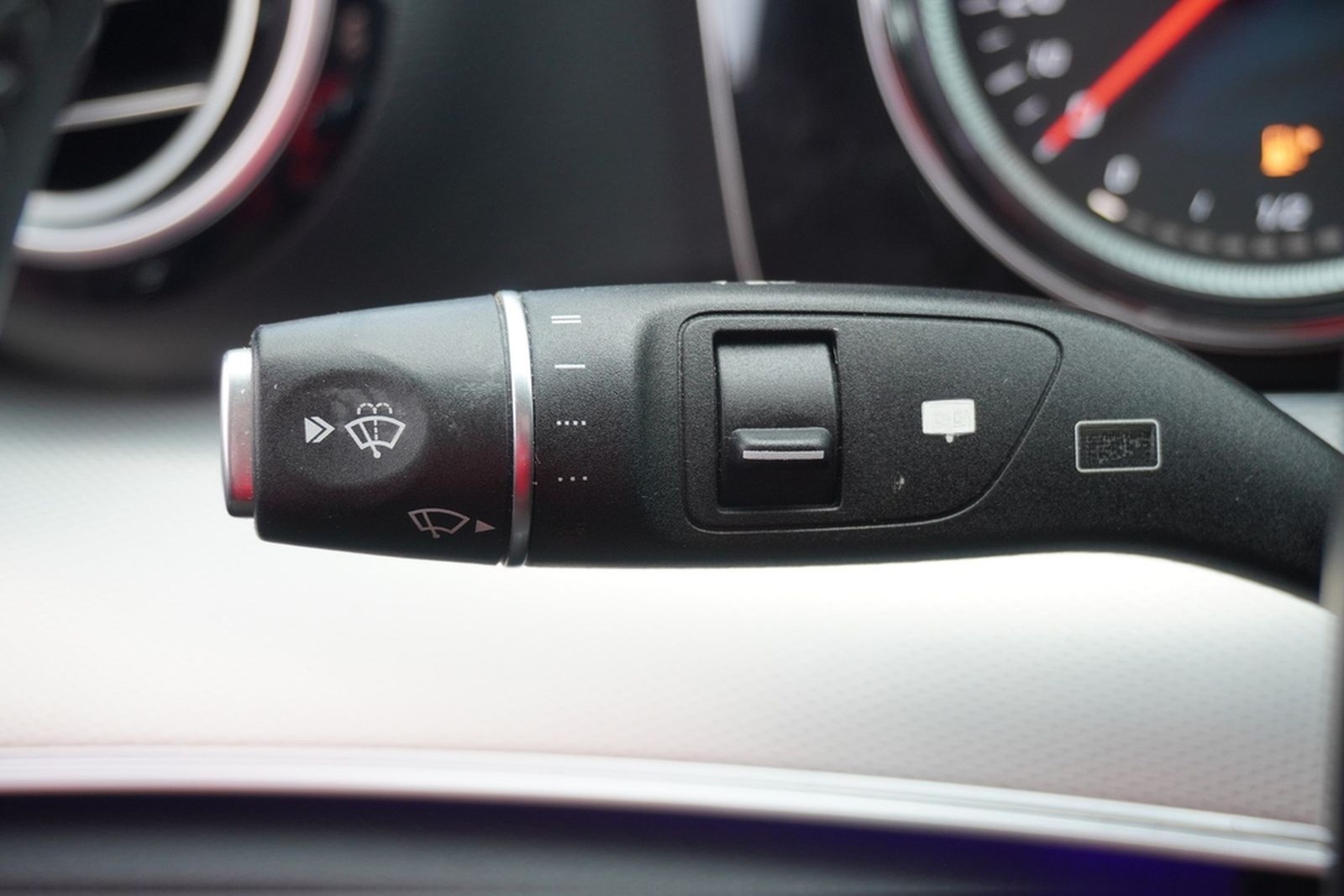 Mercedes-Benz E250 T-Modell Avantgarde LED Navi Burmester AHK foto 29