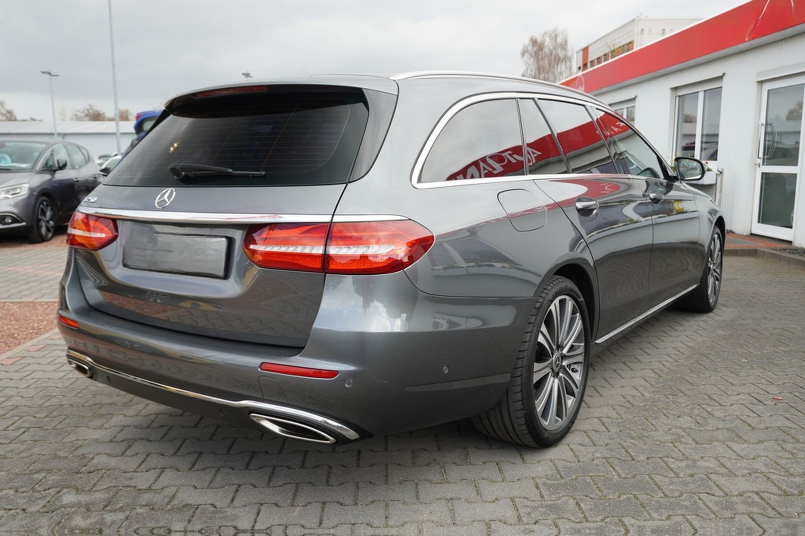 Mercedes-Benz E250 T-Modell Avantgarde LED Navi Burmester AHK foto 6