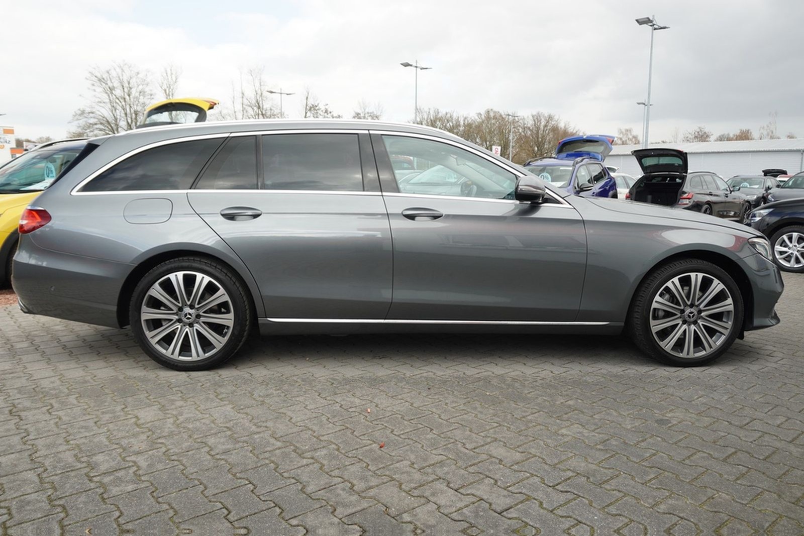 Mercedes-Benz E250 T-Modell Avantgarde LED Navi Burmester AHK foto 7