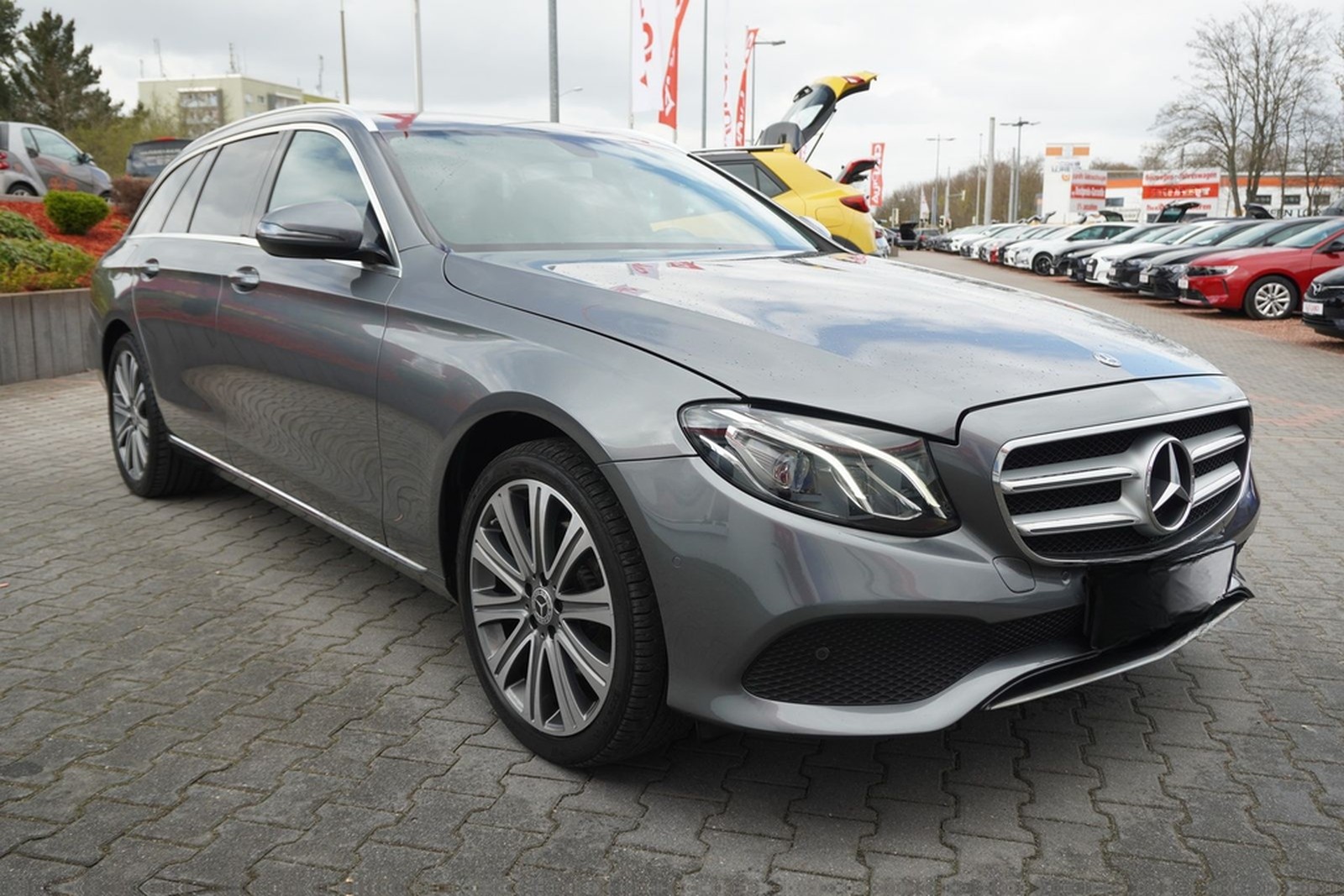 Mercedes-Benz E250 T-Modell Avantgarde LED Navi Burmester AHK foto 8