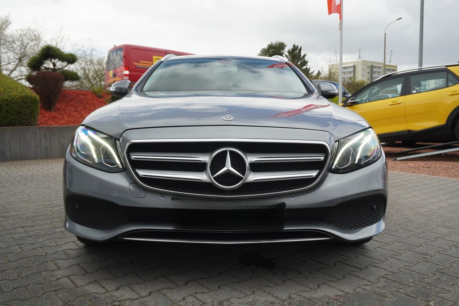 Mercedes-Benz E250 T-Modell Avantgarde LED Navi Burmester AHK foto 9