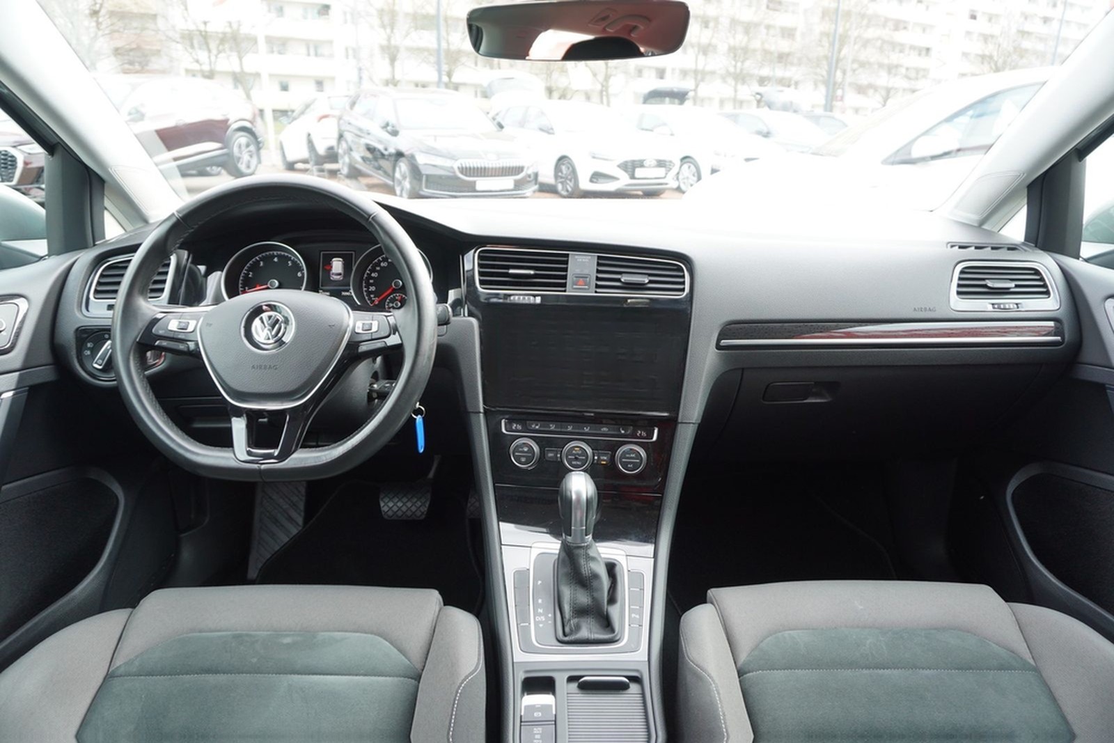 Volkswagen Golf VII Variant 1.5TSI Highline LED AHK Kamera foto 12