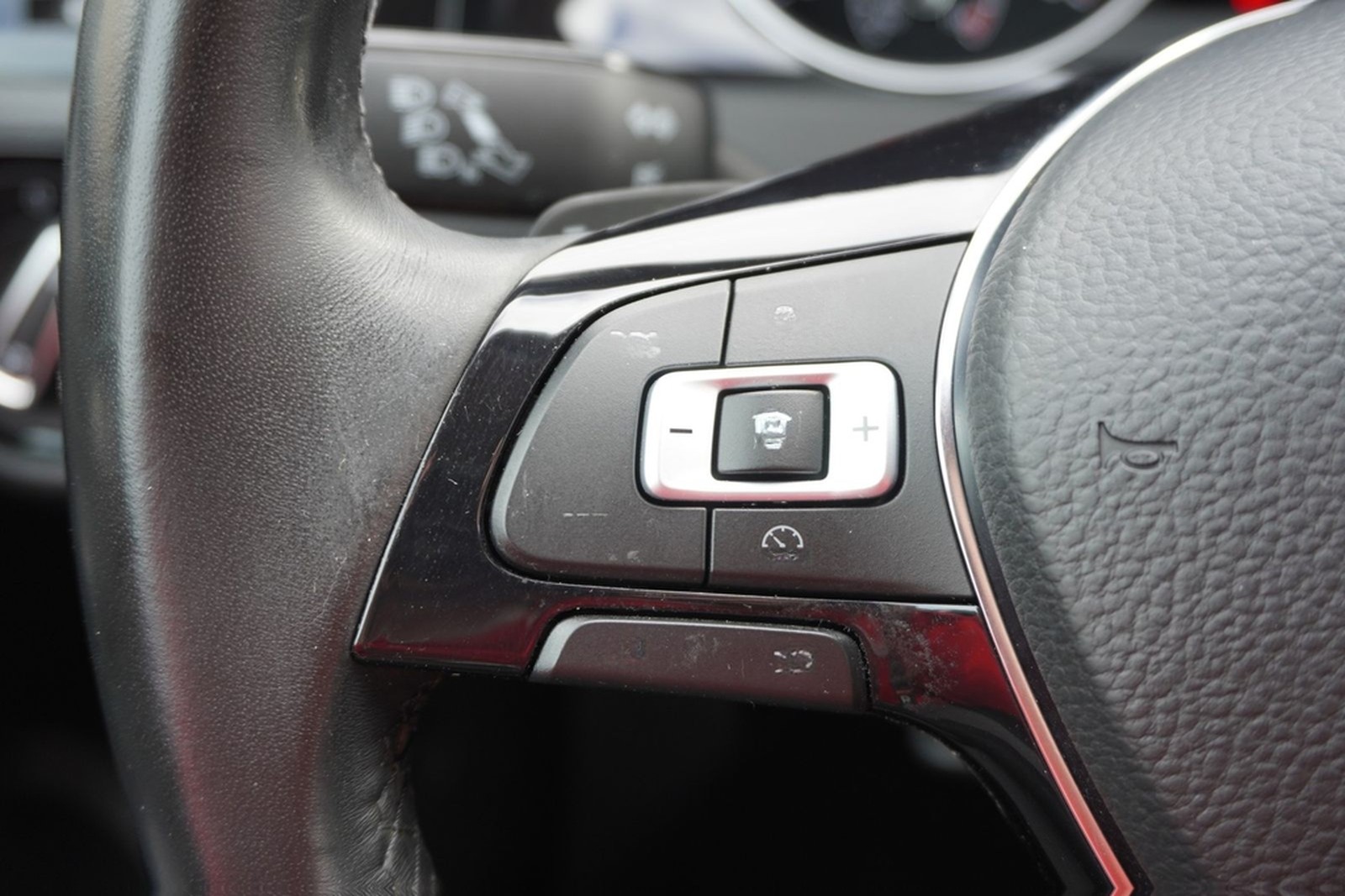 Volkswagen Golf VII Variant 1.5TSI Highline LED AHK Kamera foto 24