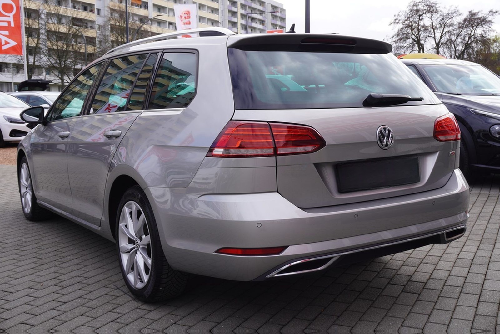 Volkswagen Golf VII Variant 1.5TSI Highline LED AHK Kamera foto 4