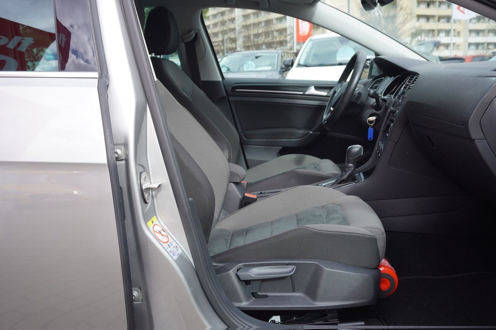 Volkswagen Golf VII Variant 1.5TSI Highline LED AHK Kamera foto 32