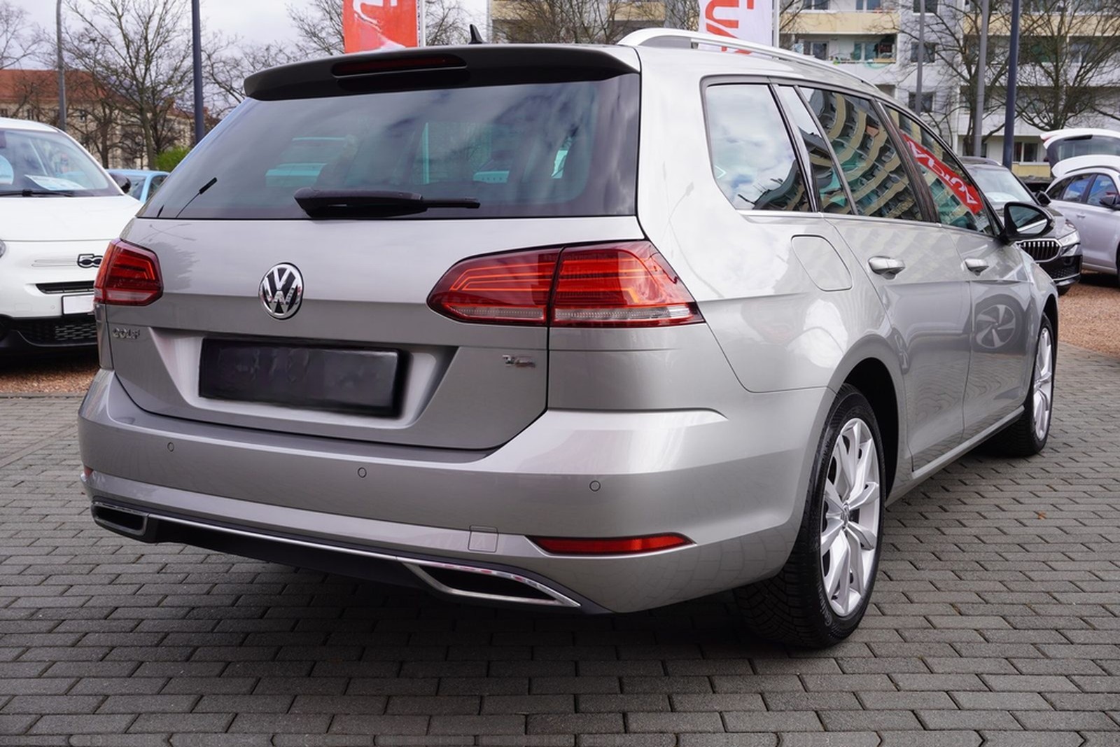 Volkswagen Golf VII Variant 1.5TSI Highline LED AHK Kamera foto 6