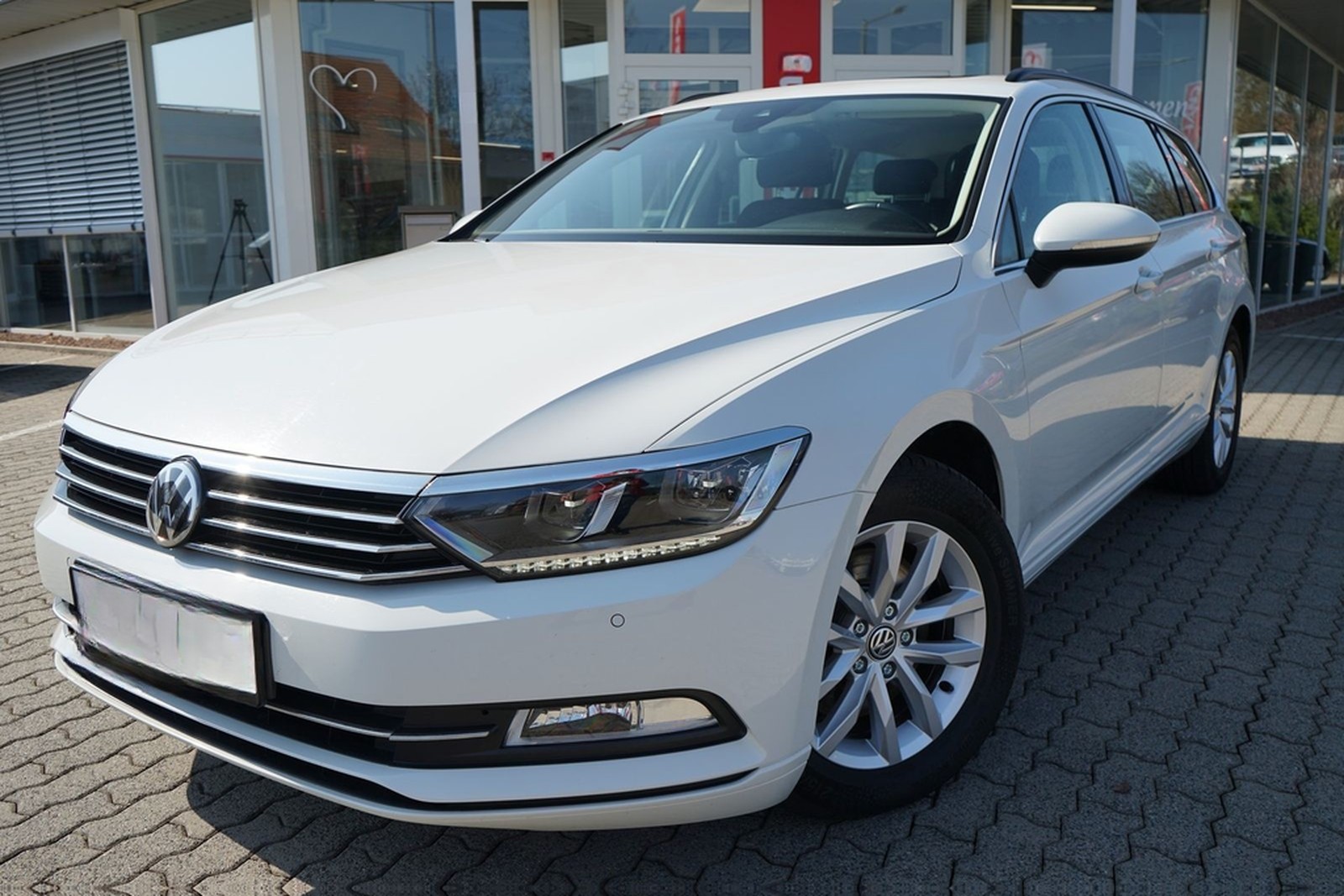 Volkswagen Passat Variant 1.8 Highline LED ACC SHZ Teillede foto 2