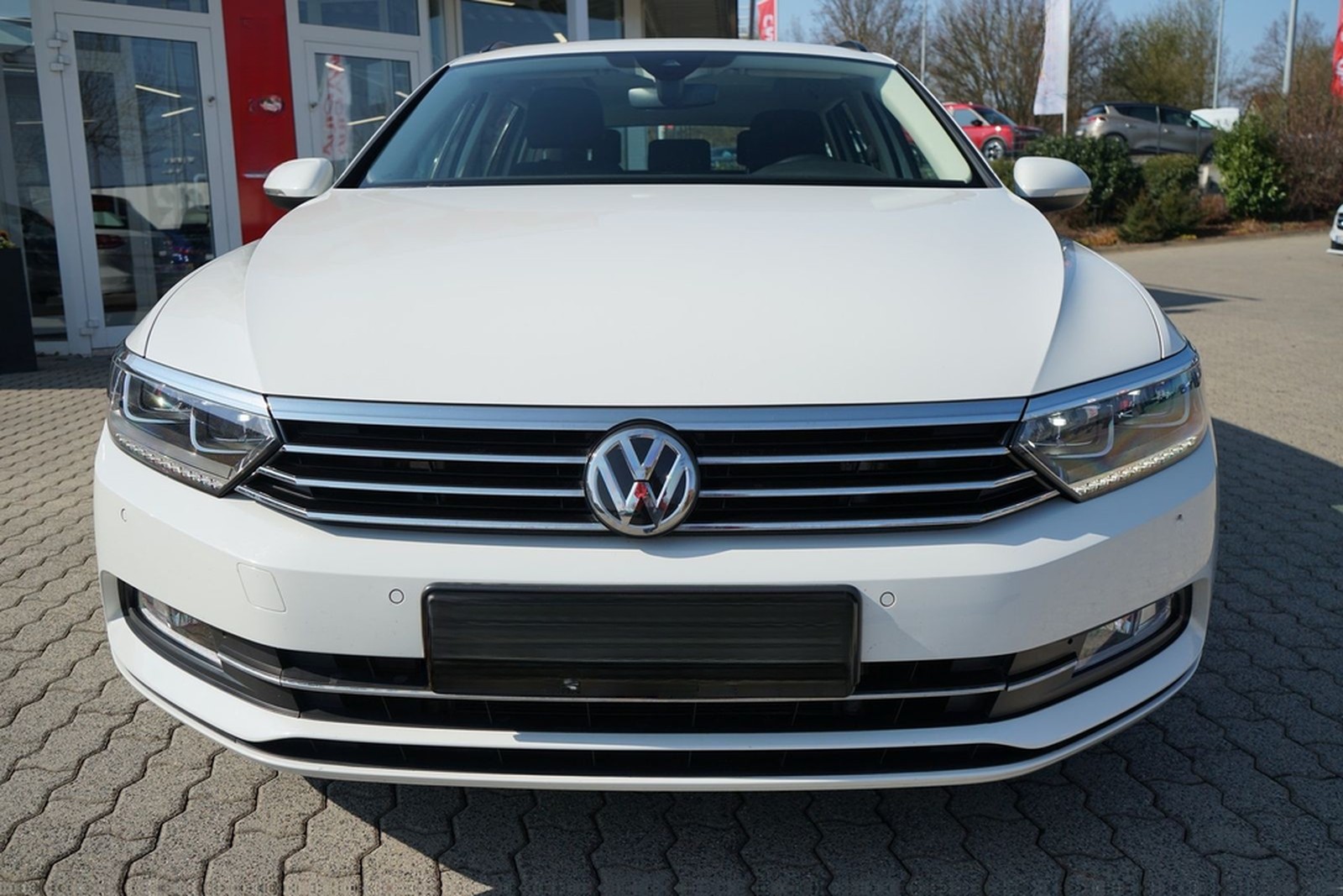 Volkswagen Passat Variant 1.8 Highline LED ACC SHZ Teillede foto 6