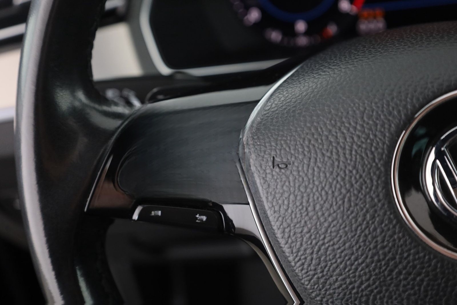 Volkswagen Passat Variant 1.8 TSI R-Line LED Navi foto 15