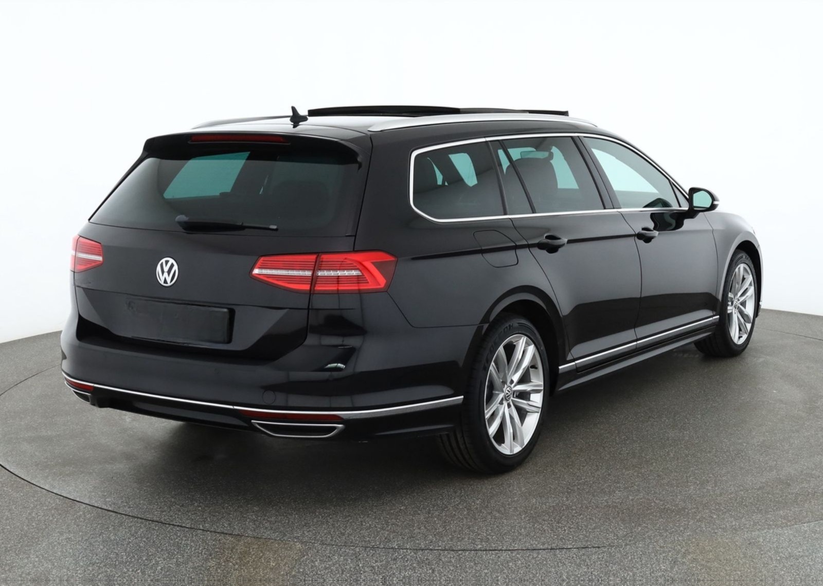 Volkswagen Passat Variant 1.8 TSI R-Line LED Navi foto 5