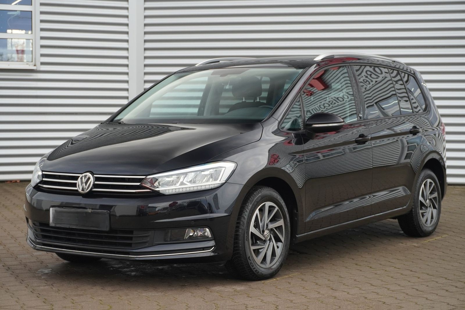 Volkswagen Touran 1.4 TSI DSG Sound LED AHK Navi 7-Sitzer foto 2